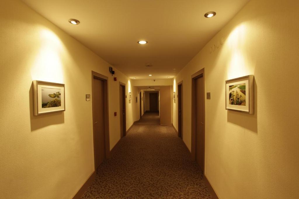 Sivas Hotel Nevv ภายนอก รูปภาพ